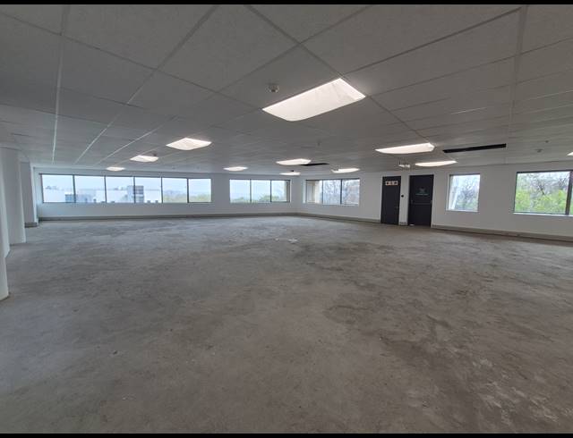584M² OFFICE TO LET IN WOODMEAD